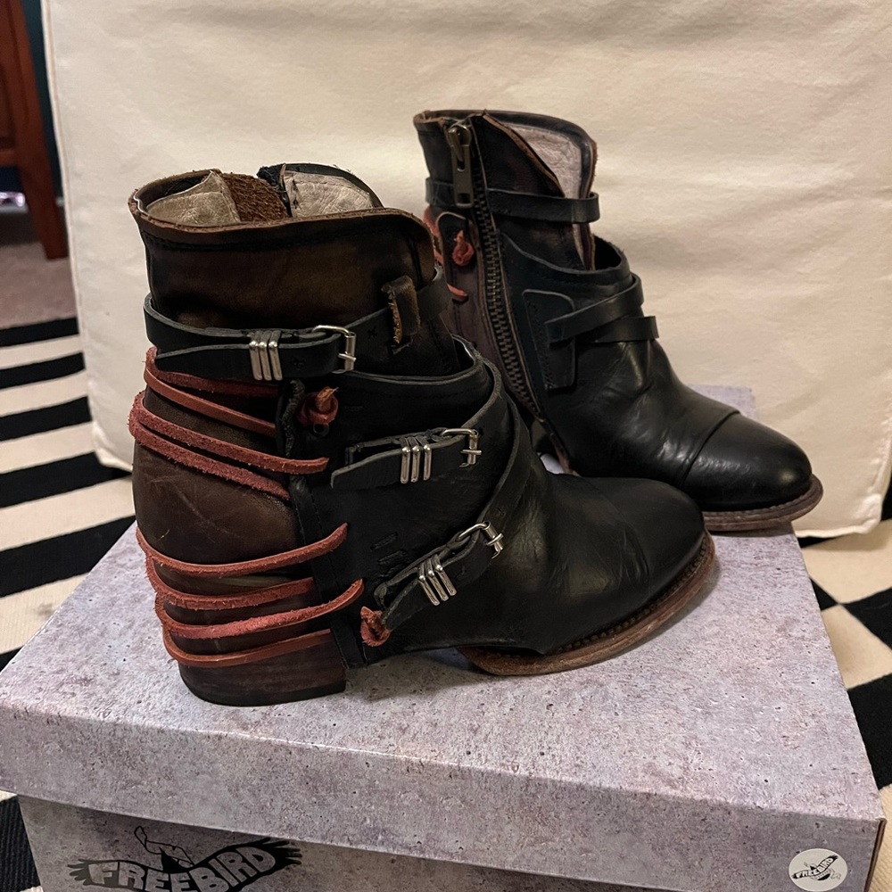 Freebird by Steve Madden Crue Booties